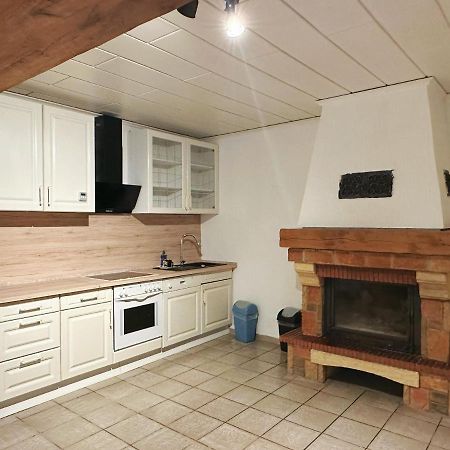 Zimmer In Reihenhaus Mit Terrasse ดุยส์บูร์ก ภายนอก รูปภาพ