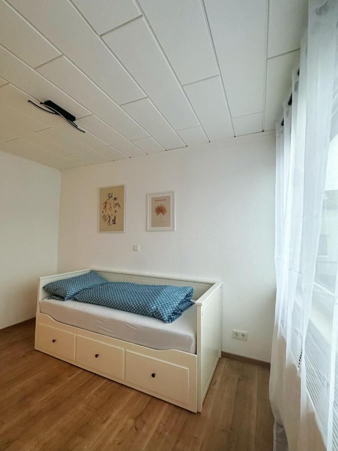 Zimmer In Reihenhaus Mit Terrasse ดุยส์บูร์ก ภายนอก รูปภาพ